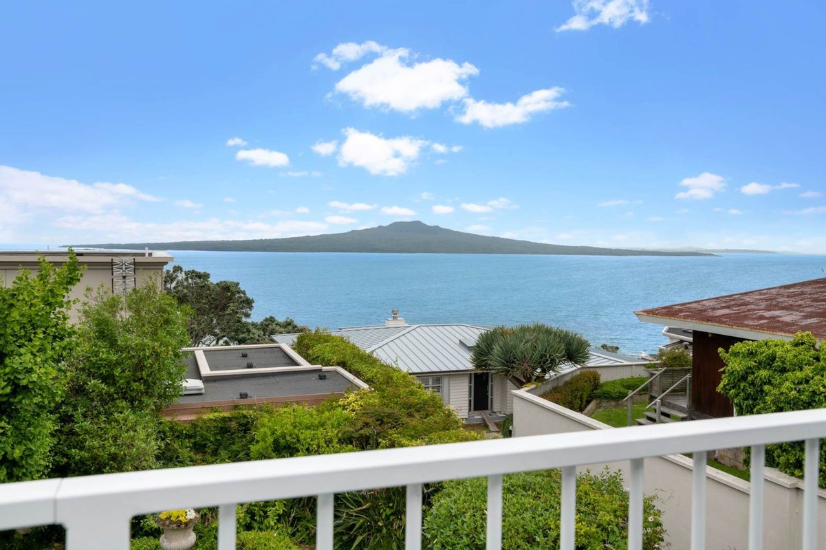 2/42 Seacliffe Avenue, Belmont, Auckland - Carousel 2