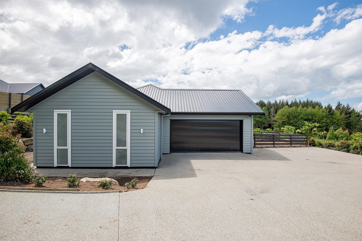 5 Redwoods Lane, Helensburgh, Dunedin - Carousel 2