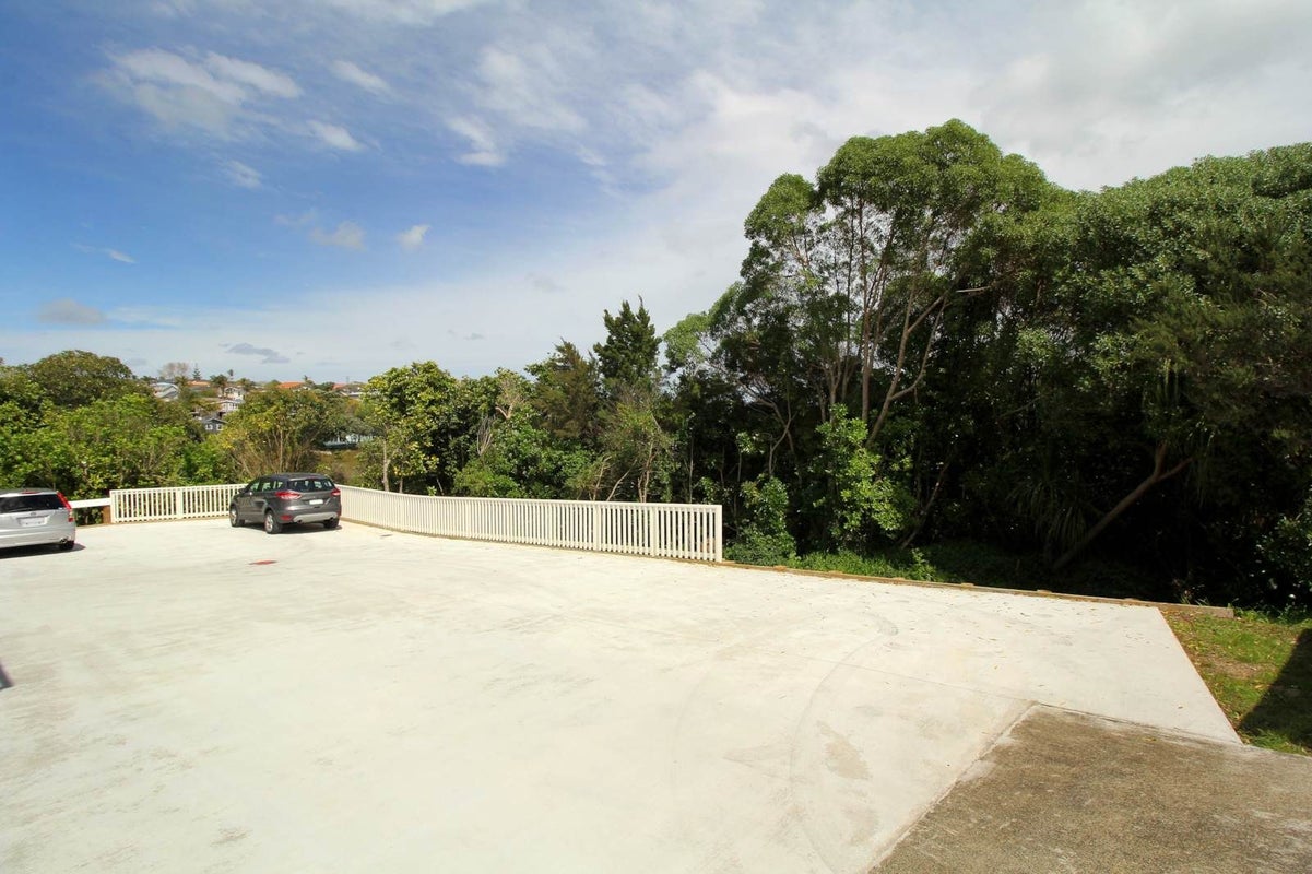 1/42 Esmonde Road, Takapuna, Auckland - Carousel 15