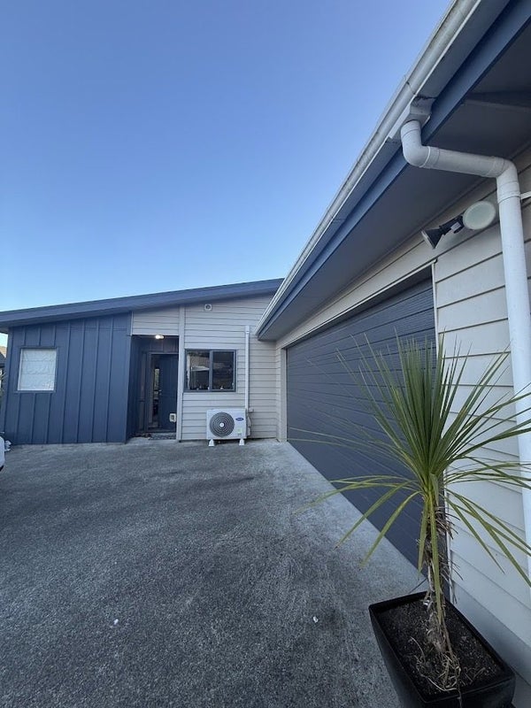 12A Riverstone Drive, Riverstone Terraces, Upper Hutt - Carousel 1