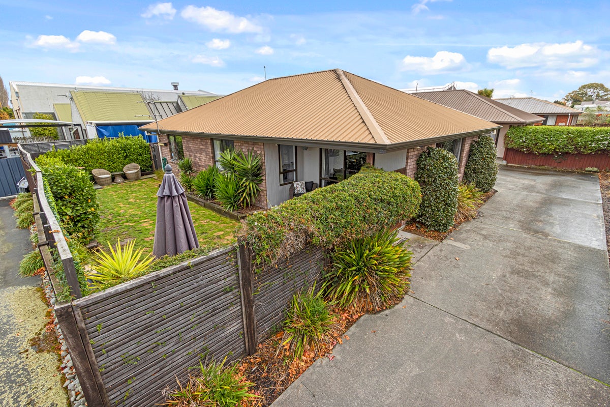 1/17 Wiremu Street, Redwood, Christchurch - Carousel 1