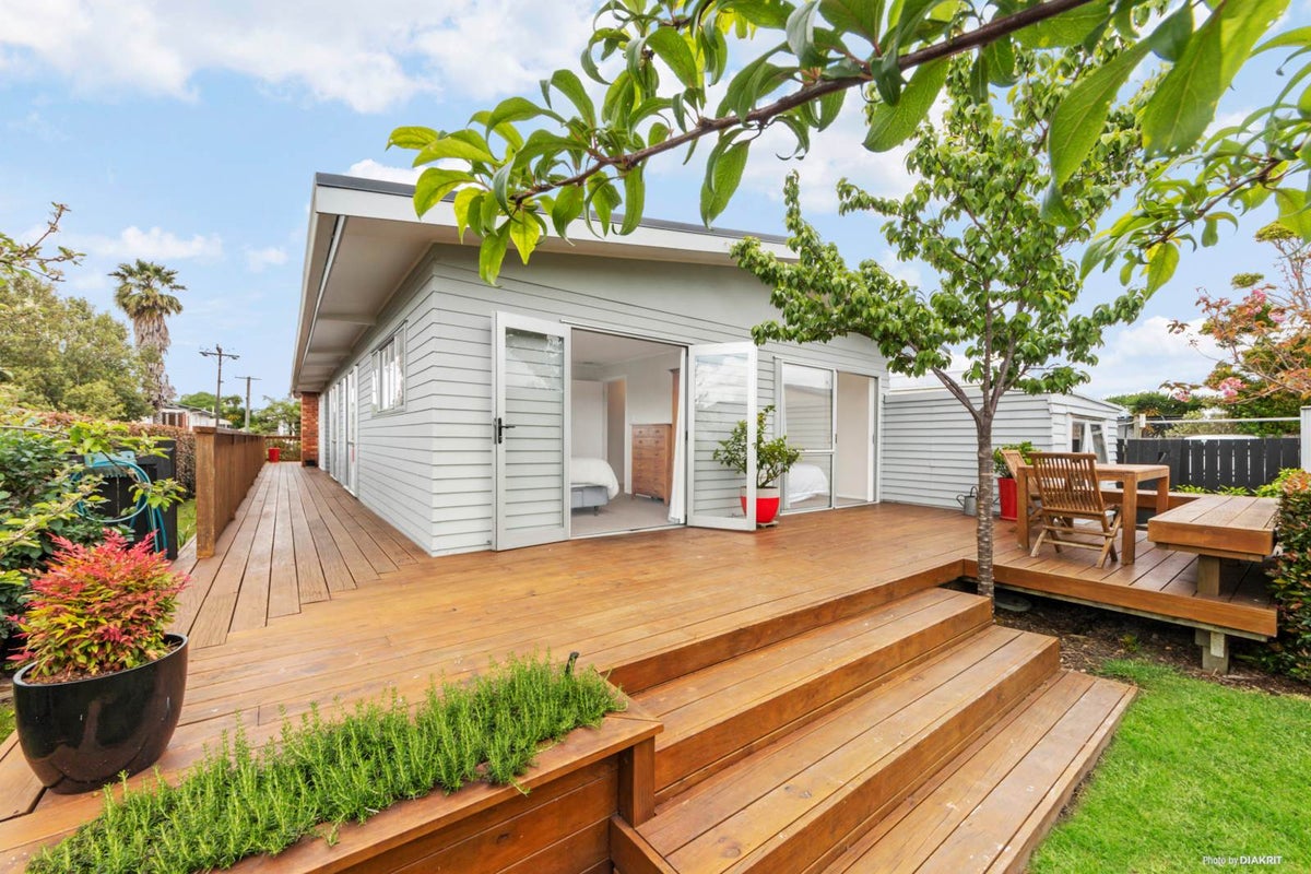11 Swinburne Street, Blockhouse Bay, Auckland - Carousel 2