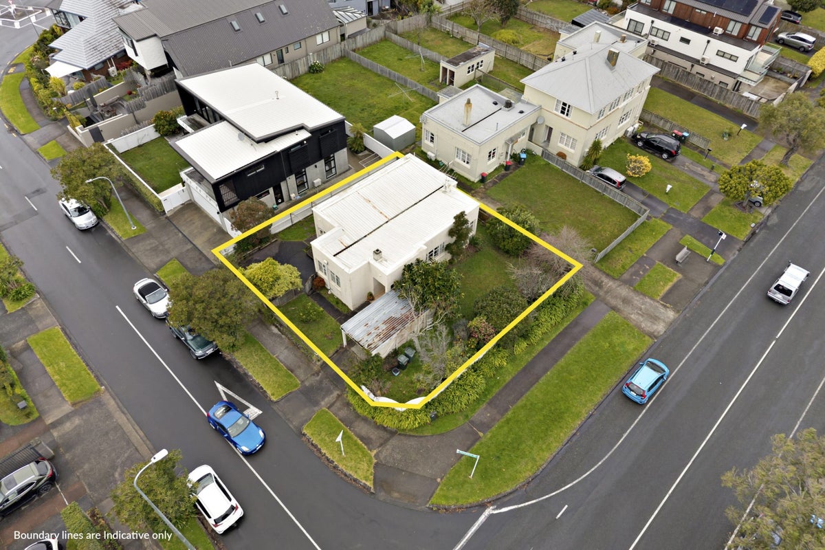 1/1 Tokomaru Street, Orakei, Auckland - Carousel 2
