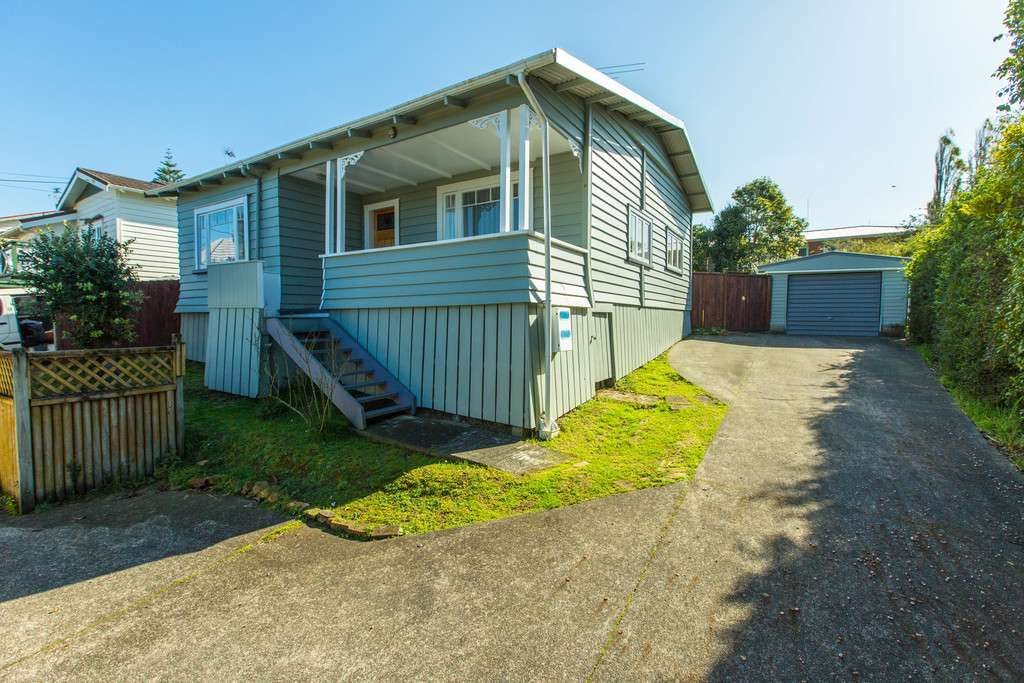 33 Hutchinson Avenue, New Lynn, Auckland - Carousel 2