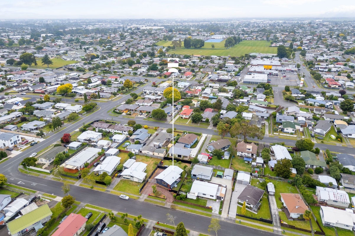 9 Derby Street, Nawton, Hamilton - Carousel 19
