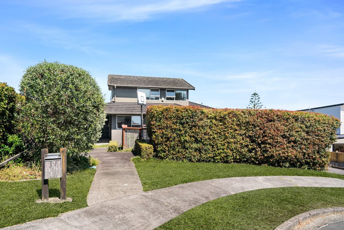 8 Etherege Place, Howick, Auckland - Carousel 1