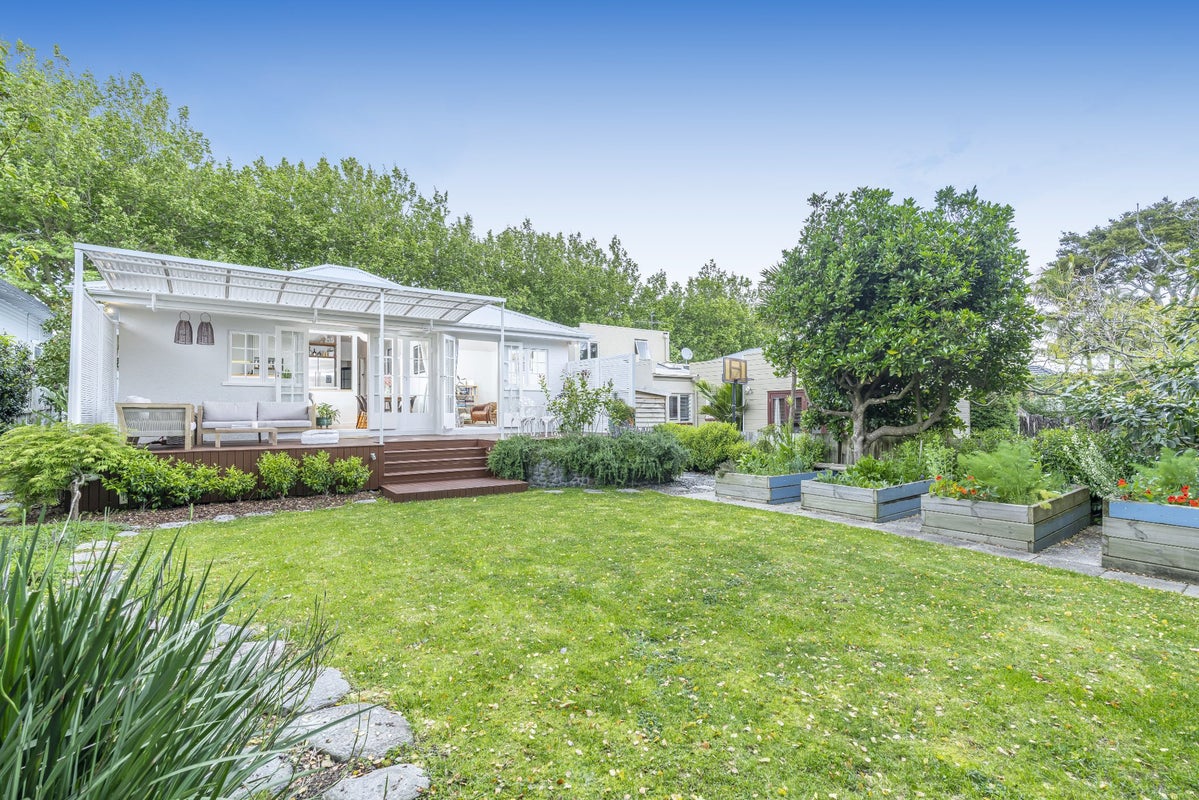 12 Nottingham Street, Westmere, Auckland - Carousel 1