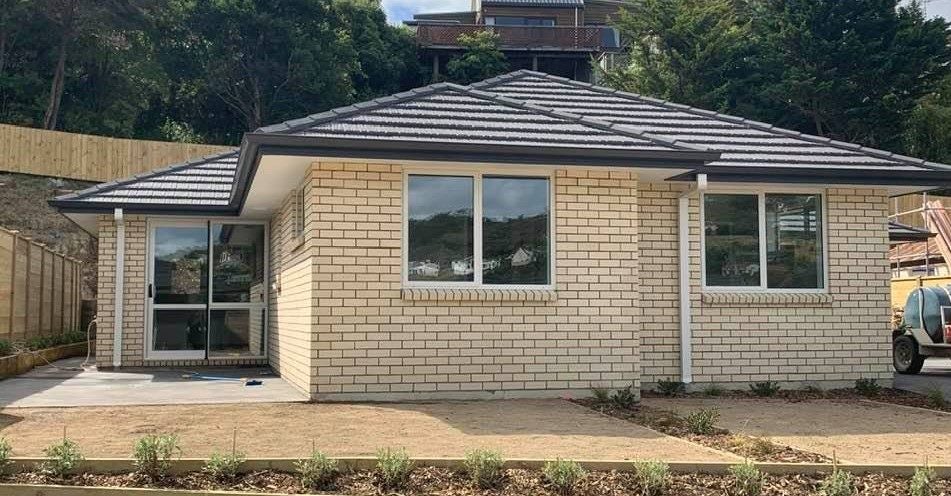 8 Grapnel Lane, Whitby, Porirua - Carousel 1