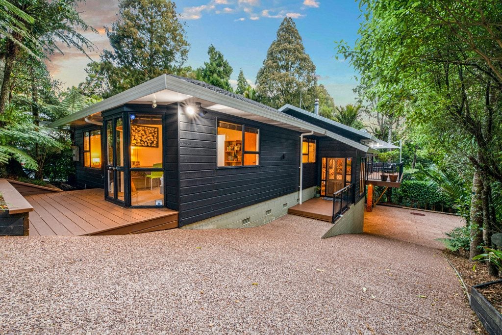 22 Waima Crescent, Titirangi, Auckland - Carousel 2
