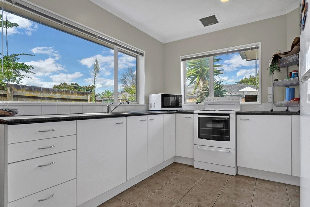 16/36 Growers Lane, Mangere East, Auckland - Carousel 2