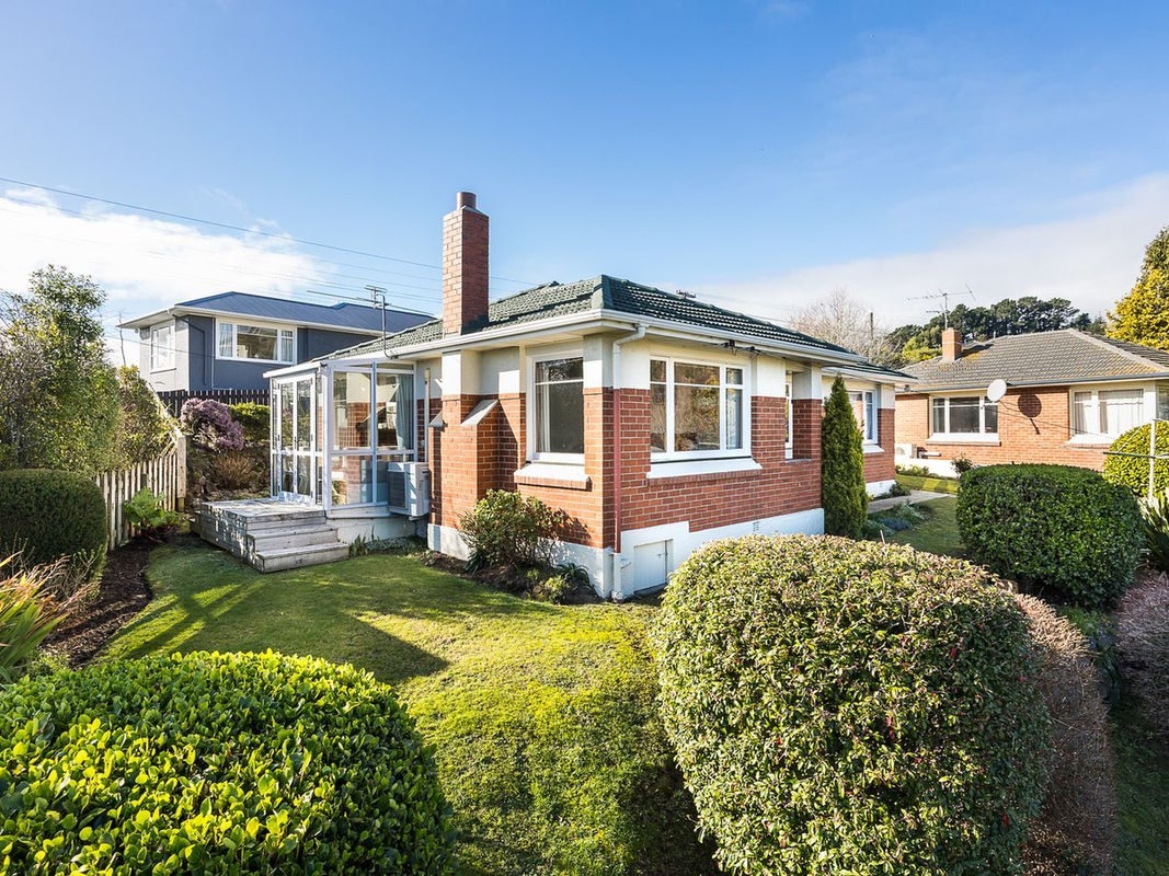 6 Koremata Street, Green Island, Dunedin - Carousel 1