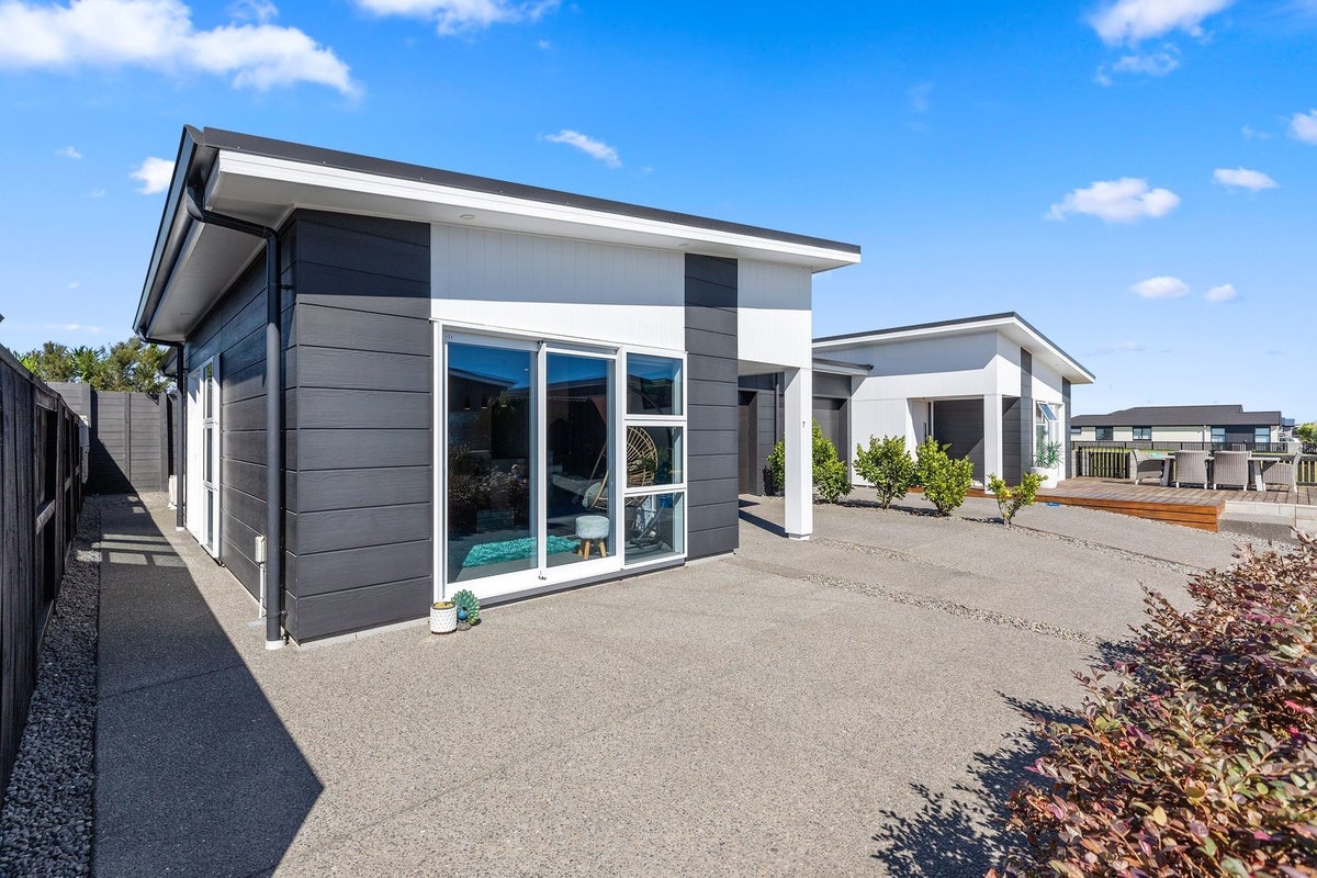 7 Manaia Place, Papamoa - Carousel 2