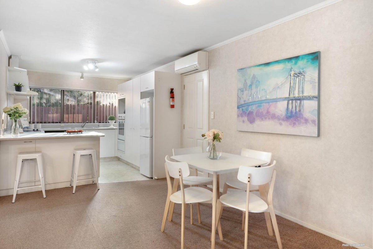 16B Callis Avenue, Opaheke, Papakura - Carousel 2