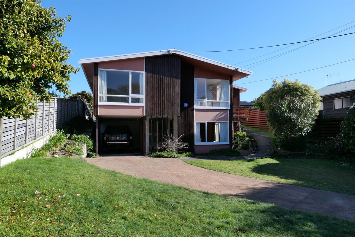 81 Kiwi Road, Raumati Beach, Paraparaumu - Carousel 1
