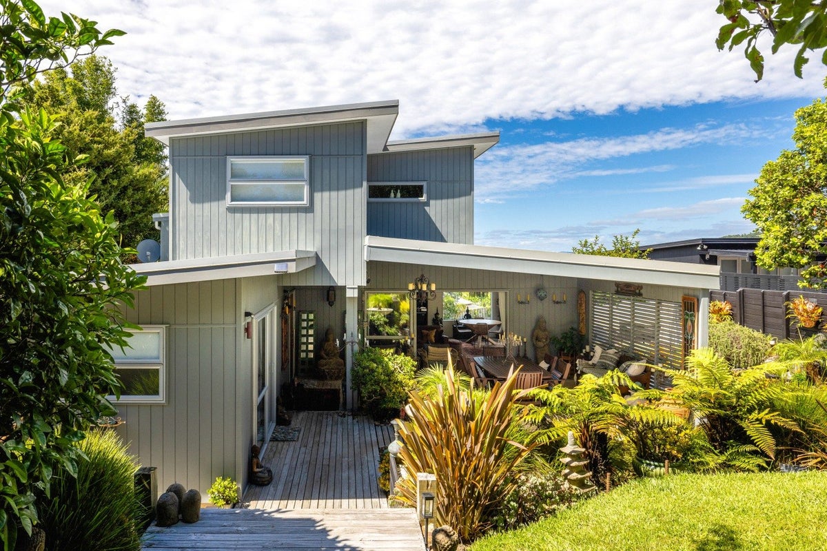 162 Ocean View Road, Oneroa, Waiheke Island - Carousel 2