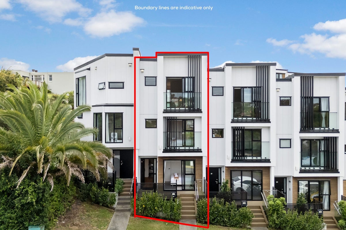 11/32 Karori Crescent, Orakei, Auckland - Carousel 1