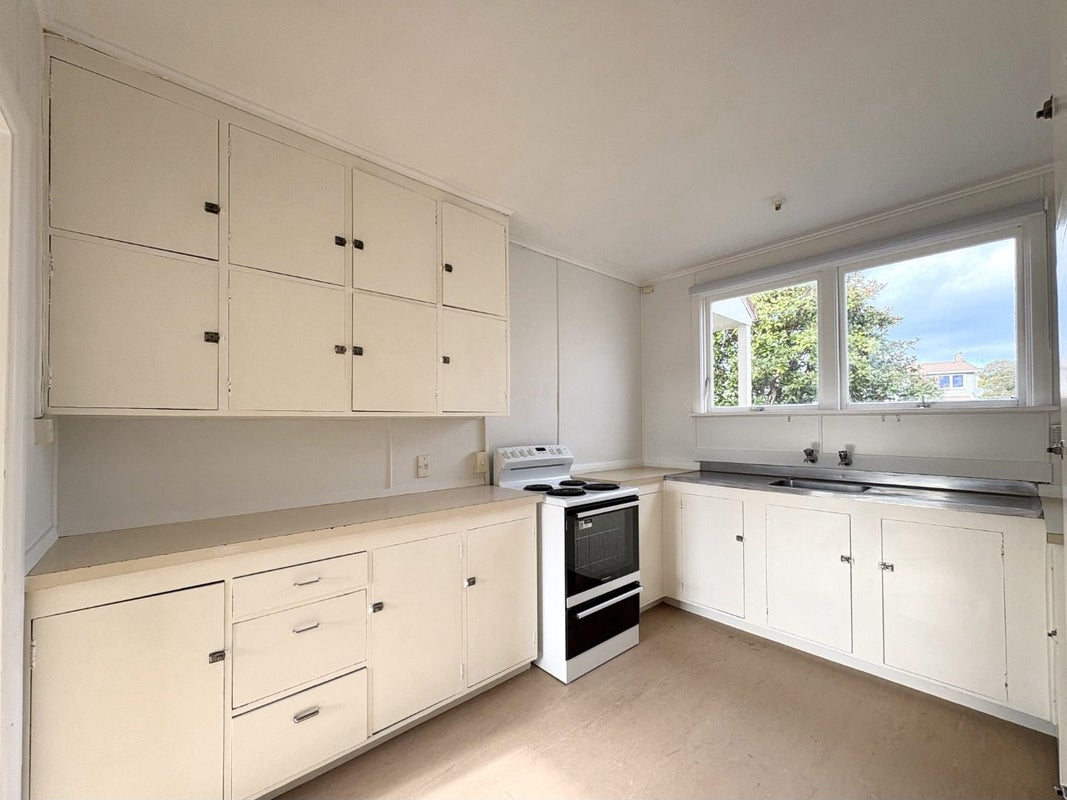 12 York Street, Kaiti, Gisborne - Carousel 2