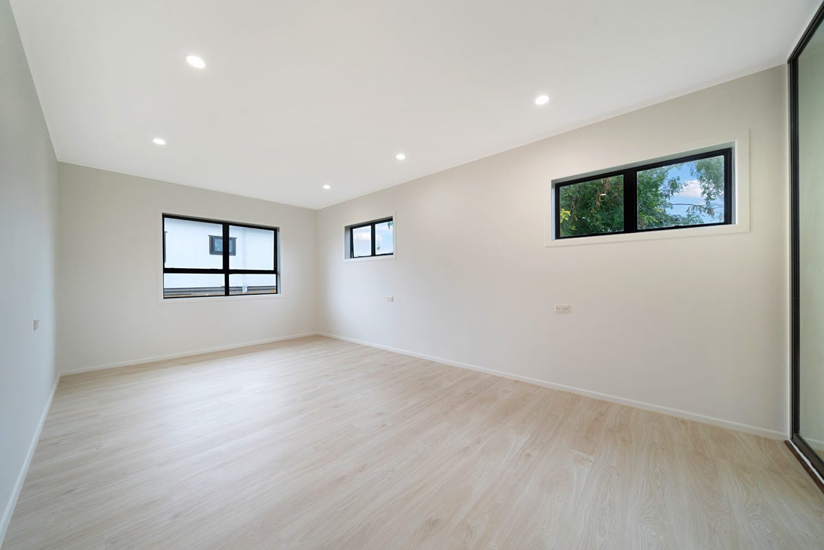 19 Cobham Crescent, Kelston, Auckland - Carousel 28