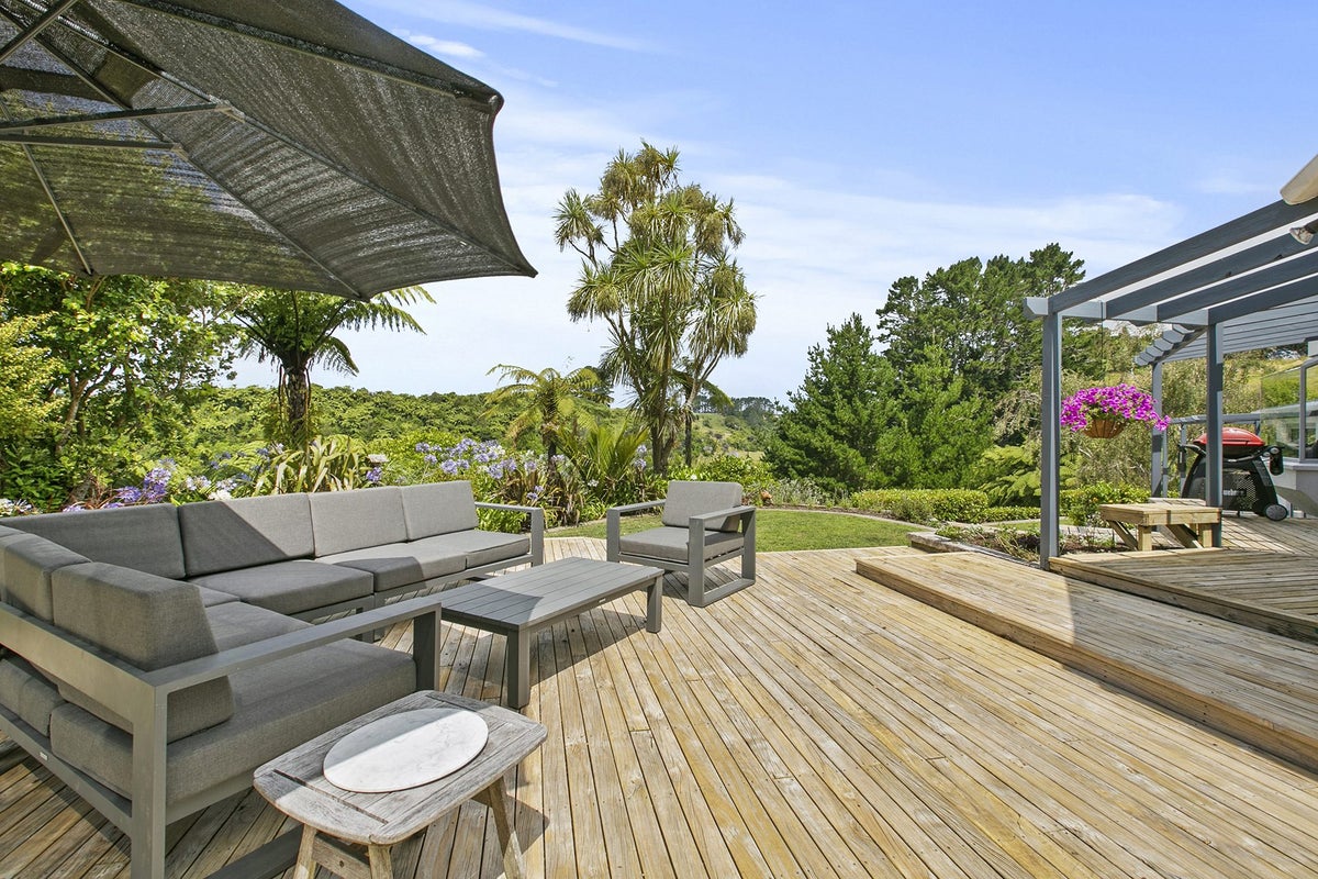 379 Mangorei Road, Merrilands, New Plymouth - Carousel 1