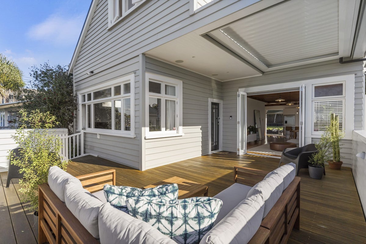 7 Lloyd Avenue, Mount Albert, Auckland - Carousel 2