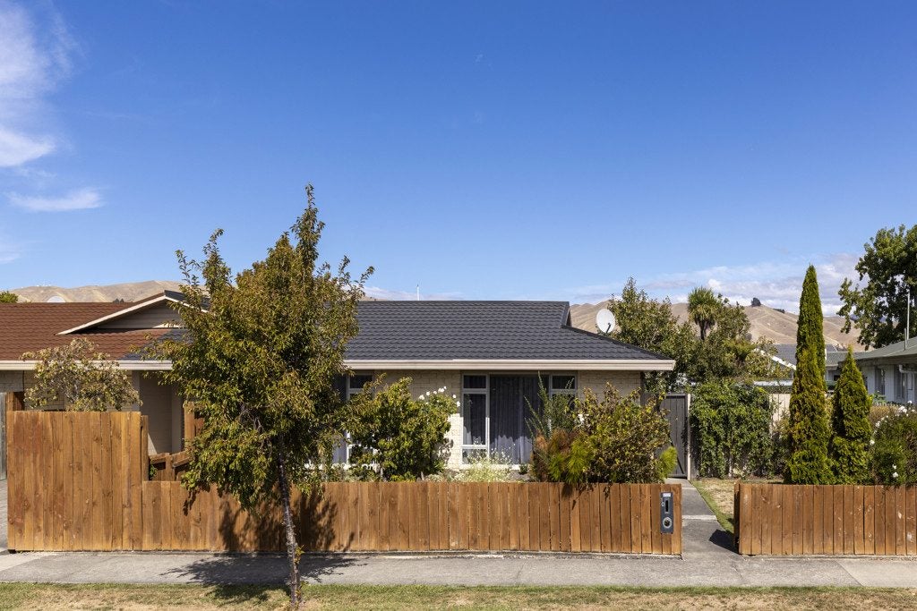 10 Ida Street, Redwoodtown, Blenheim - Carousel 1