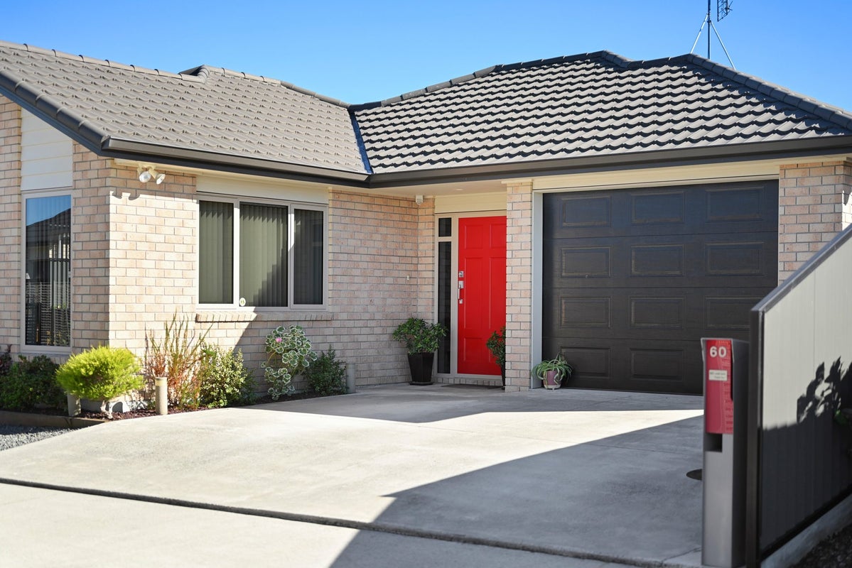 60 Stan Heather Drive, Glenview, Hamilton - Carousel 2