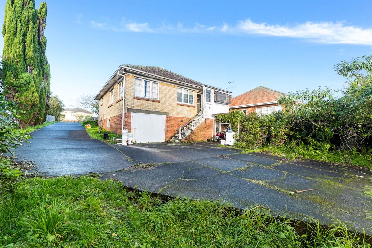 9 Oakdale Road, Mount Roskill, Auckland - Carousel 2