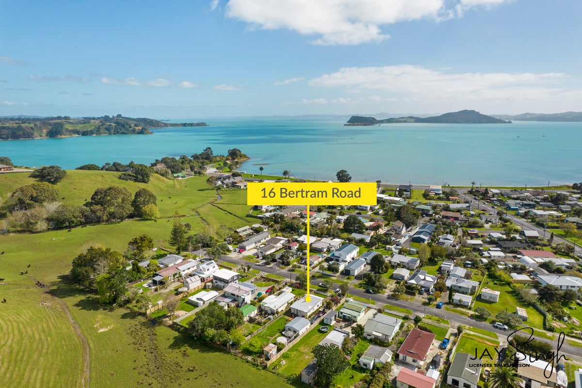 16 Bertram Road, Papakura - Carousel 24