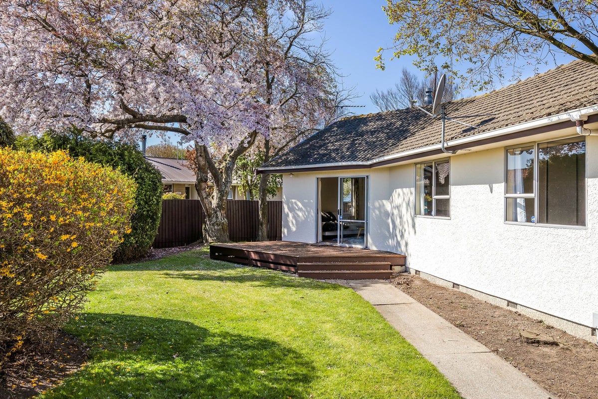 21 Oakley Crescent, Hornby, Christchurch - Carousel 2
