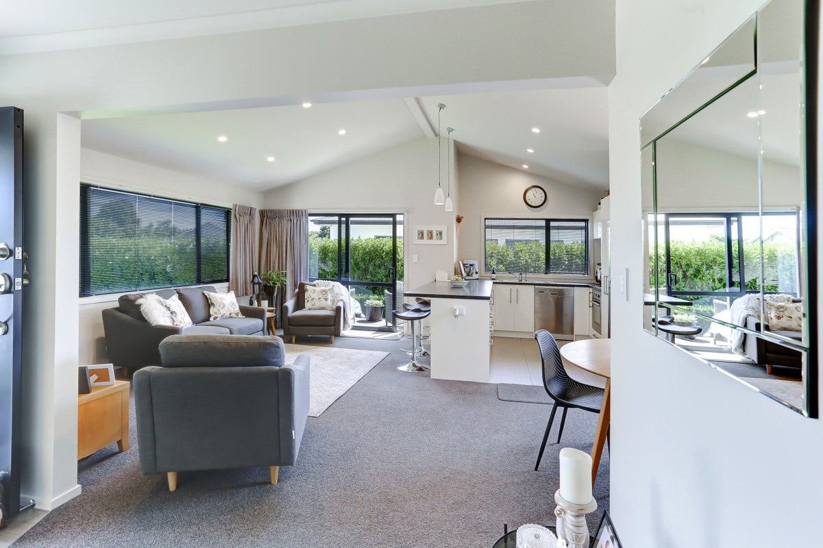7 Buckingham Place, Springvale, Whanganui - Carousel 2