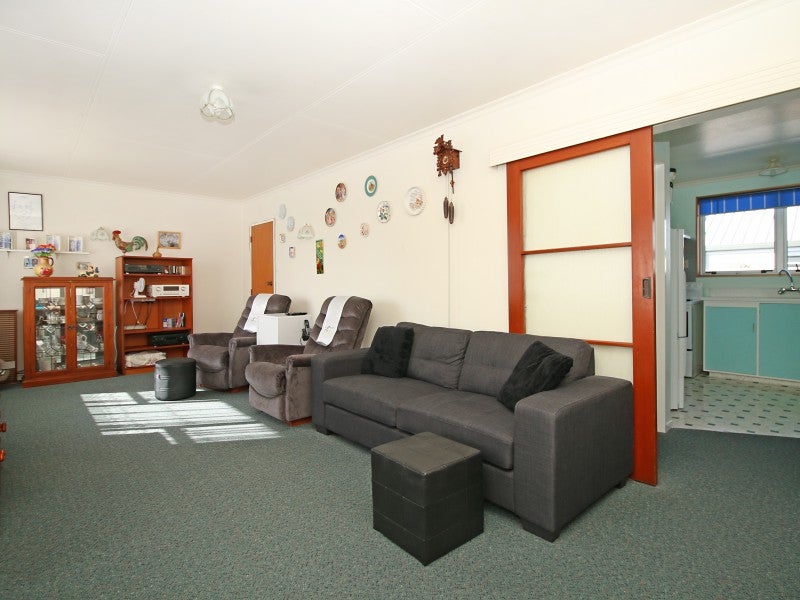 44 Terry Crescent, Milson, Palmerston North - Carousel 2