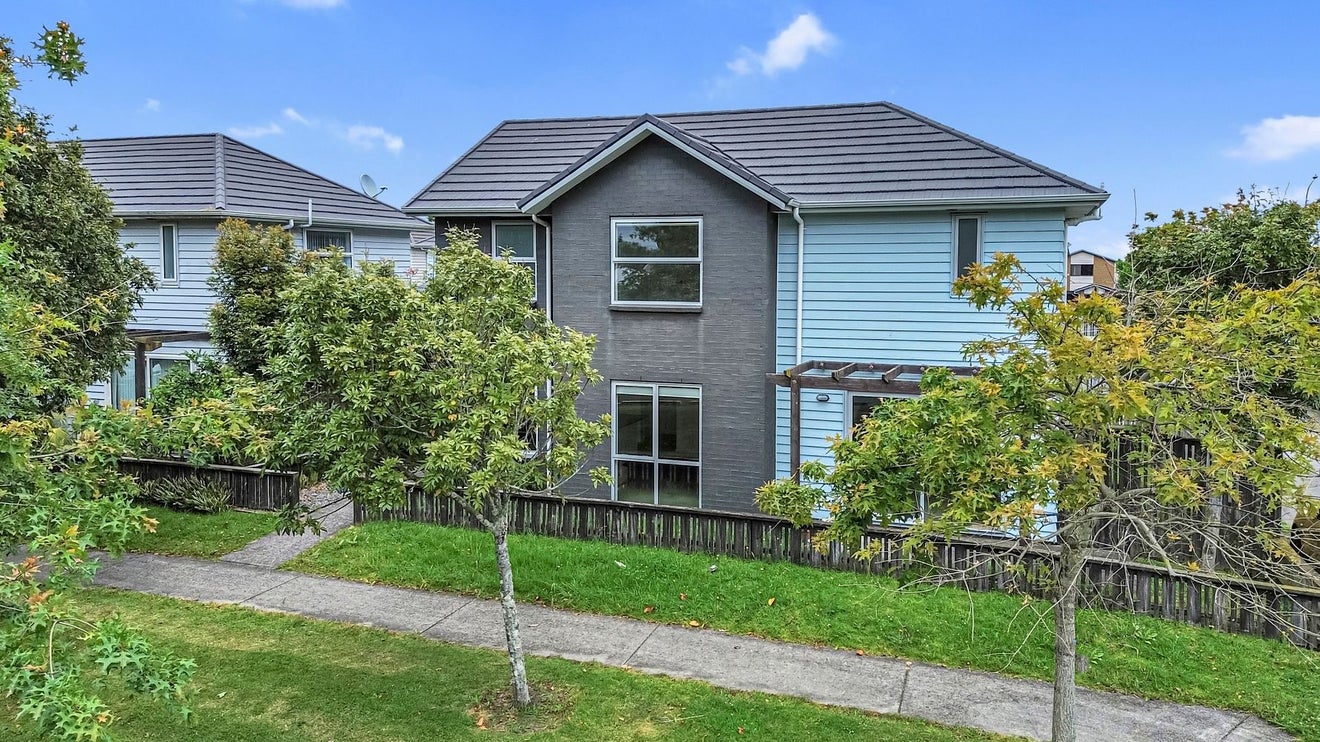 14 Pipipi Crescent, Takanini, Auckland - Carousel 1