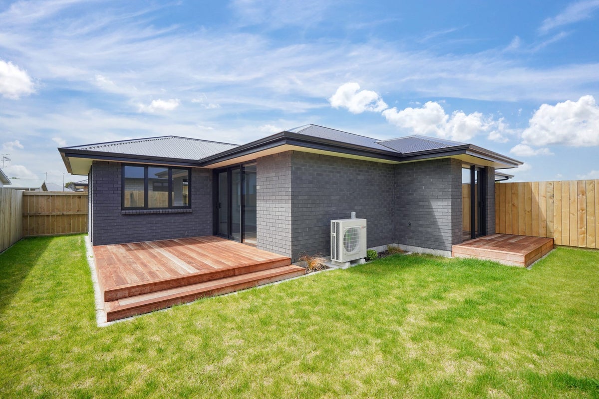 4/233 Nelson Street, Strathern, Invercargill - Carousel 2