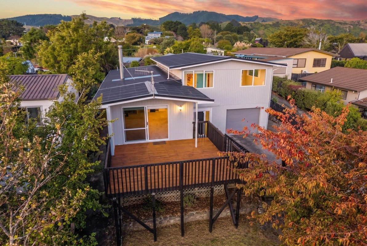 13 Nola Avenue, Raumati Beach, Paraparaumu - Carousel 1