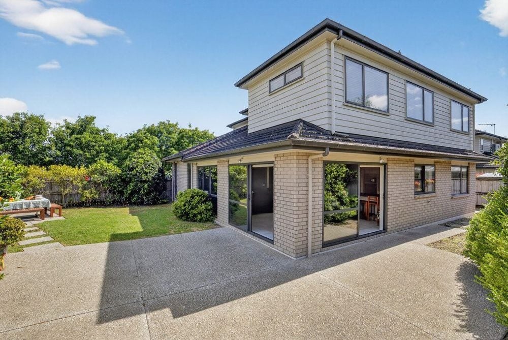 4 Springcrest Drive, Karaka, Papakura - Carousel 2