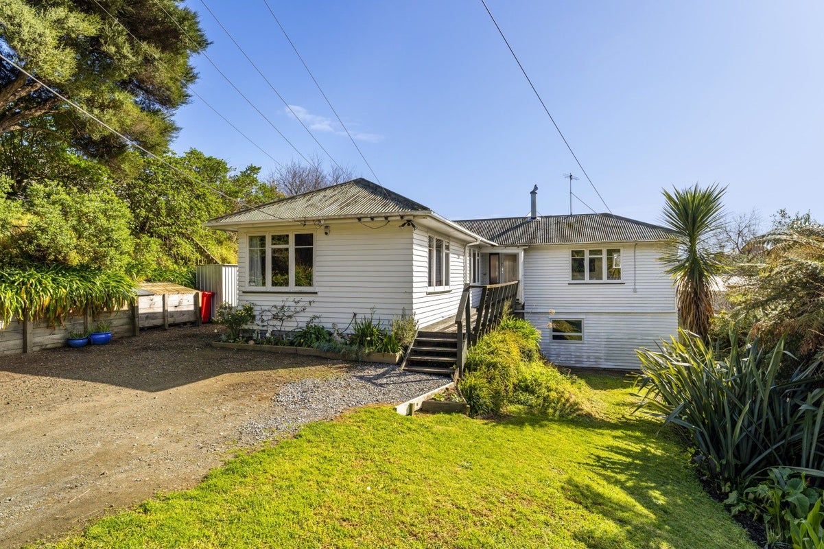 61 Tiromoana Road, Raumati South, Paraparaumu - Carousel 1
