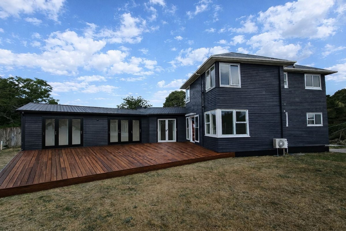 8 Lyall Place, Bryndwr, Christchurch - Carousel 1