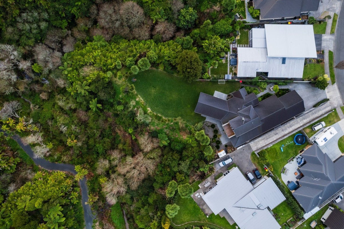 142 Ossie James Drive, Rukuhia, Hamilton - Carousel 2