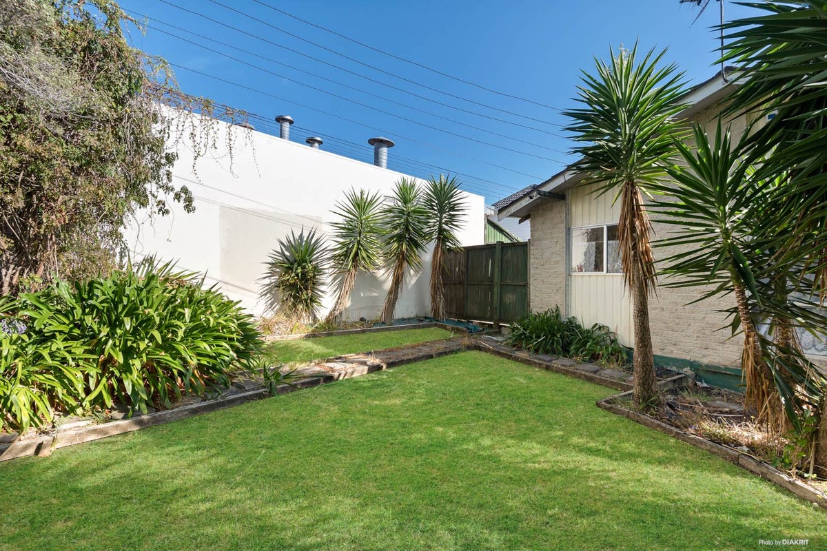 1/51 Rimu Street, New Lynn, Auckland - Carousel 2