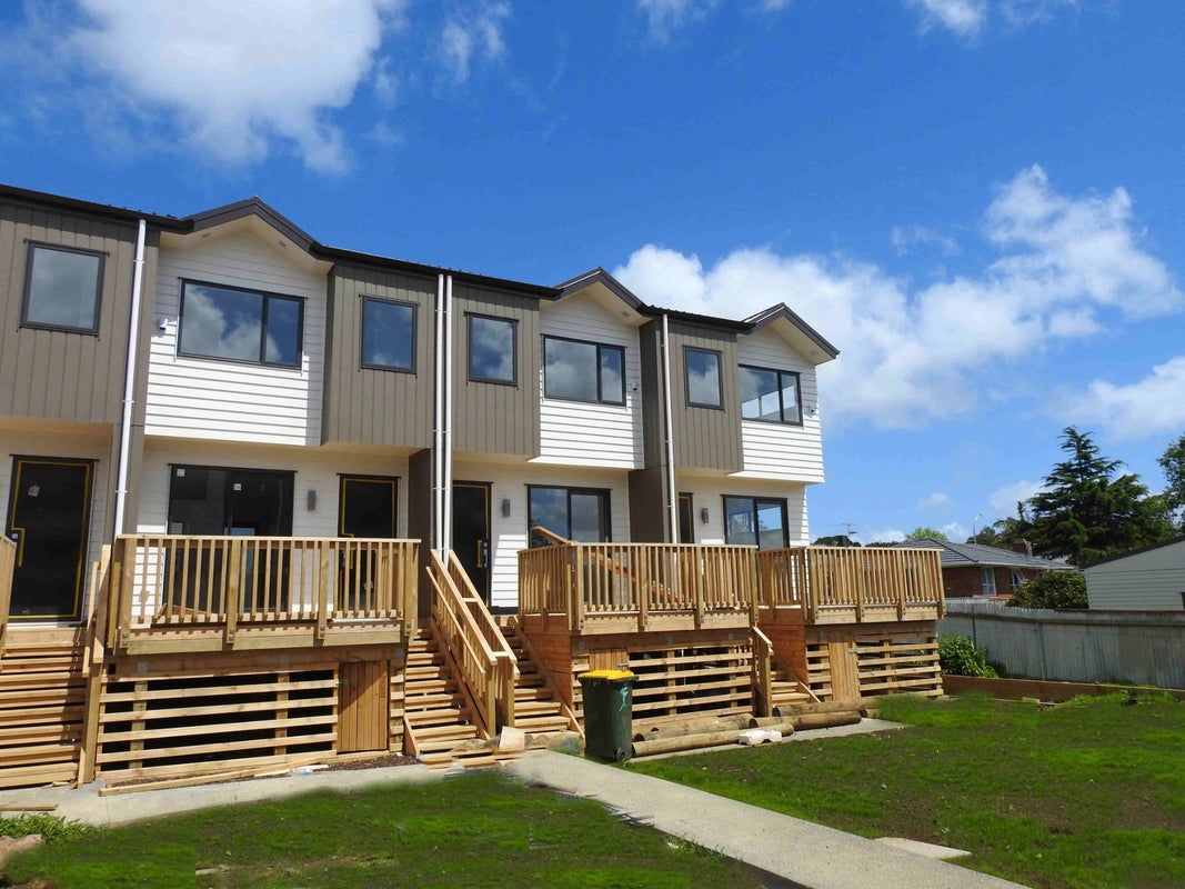 4/15 Rush Place, Mangere, Auckland - Carousel 1