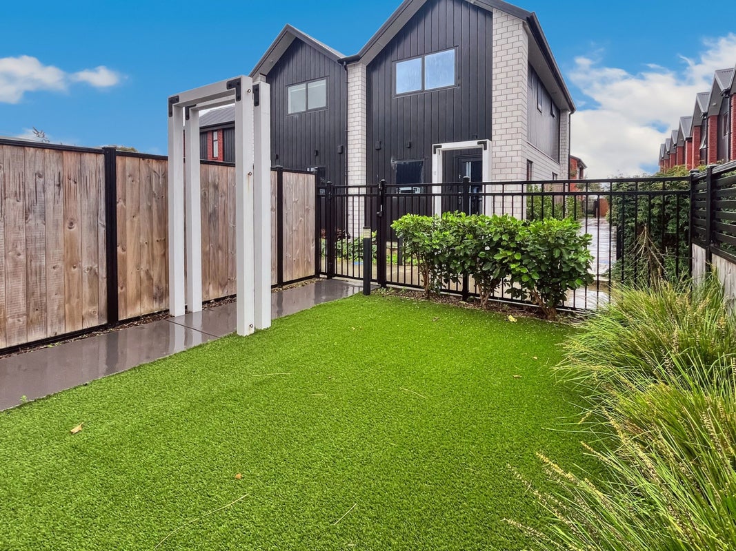 6/10 Biddle Crescent, Taita, Lower Hutt - Carousel 1