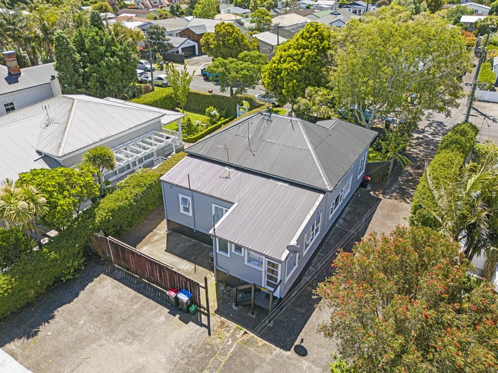 2/57 Grotto Street, Te Papapa, Auckland - Carousel 1