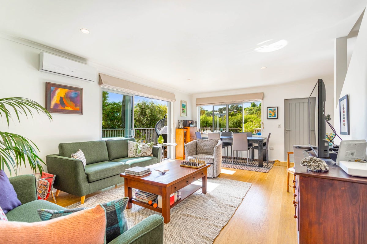 16 Donald Place, Stillwater, Silverdale - Carousel 2