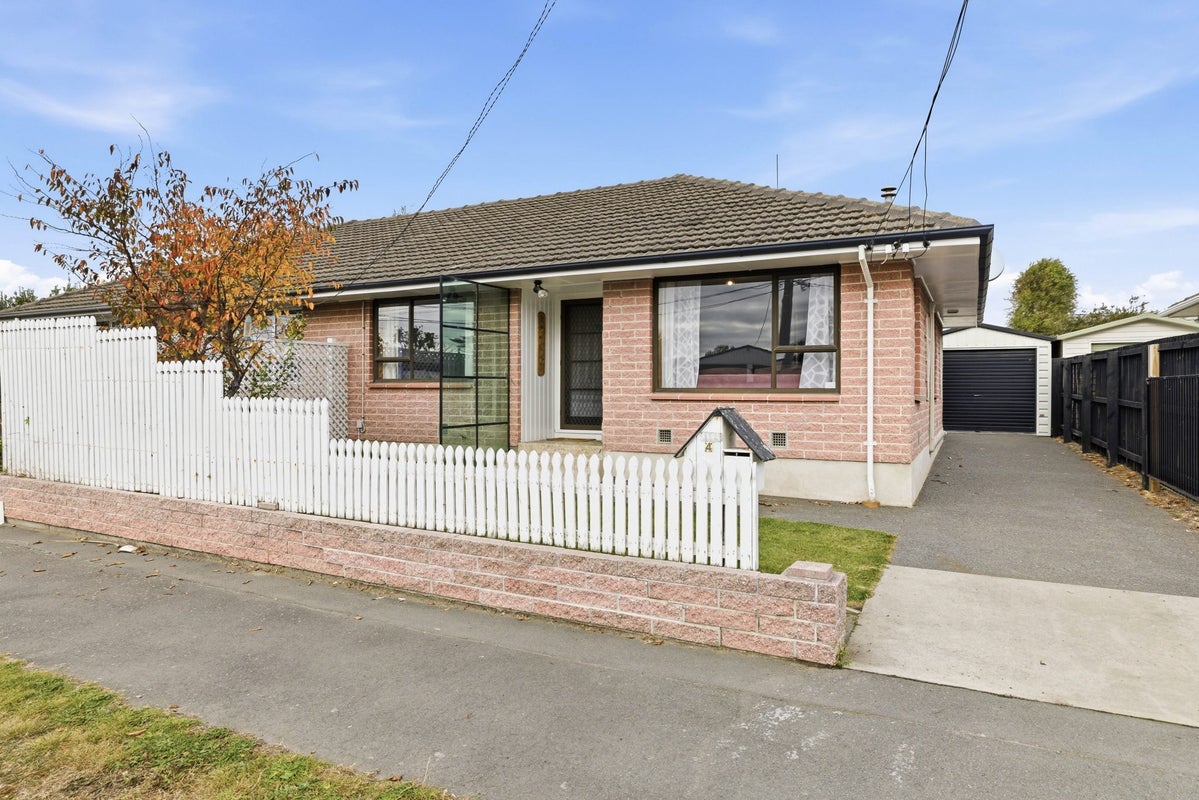 4 Ontario Place, Wainoni, Christchurch - Carousel 1