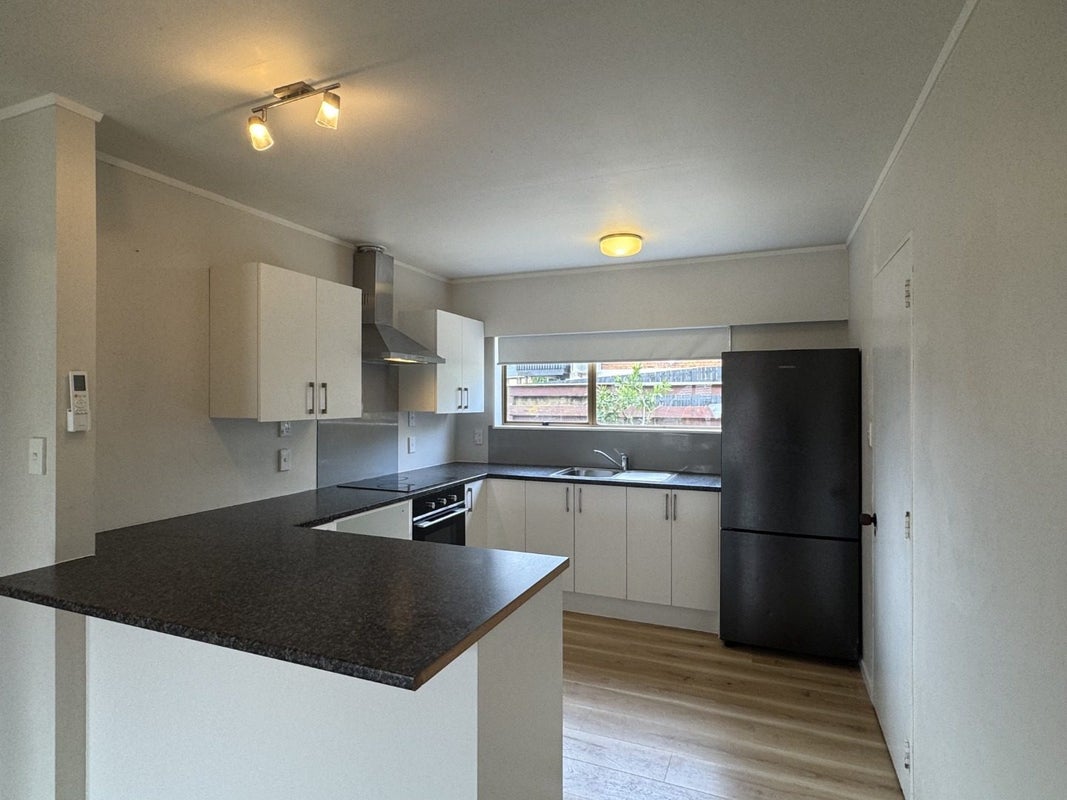 1/26 Diorella Drive, Clover Park, Auckland - Carousel 2