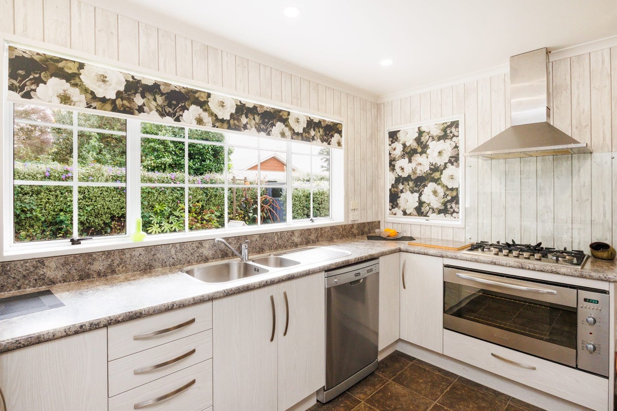 7 Woodfield Avenue, Roslyn, Palmerston North - Carousel 2