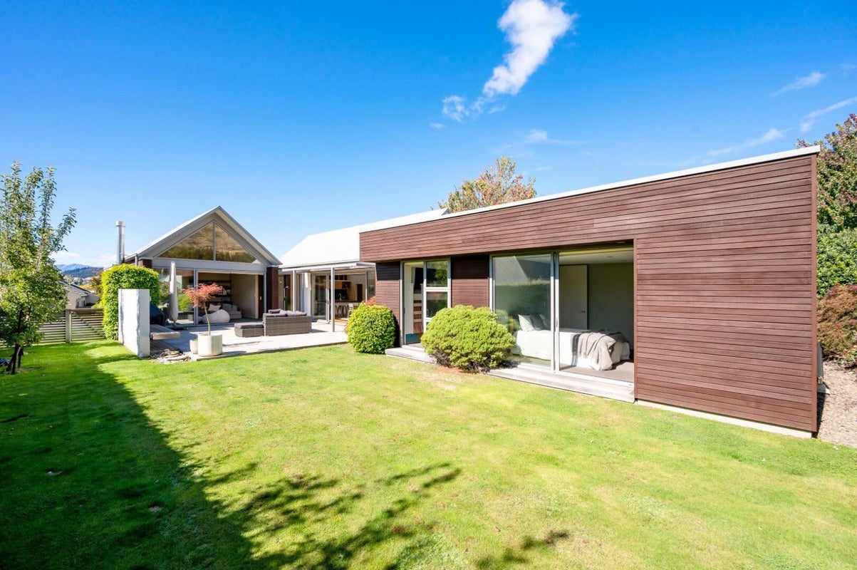 125 Meadowstone Drive, Wanaka - Carousel 25