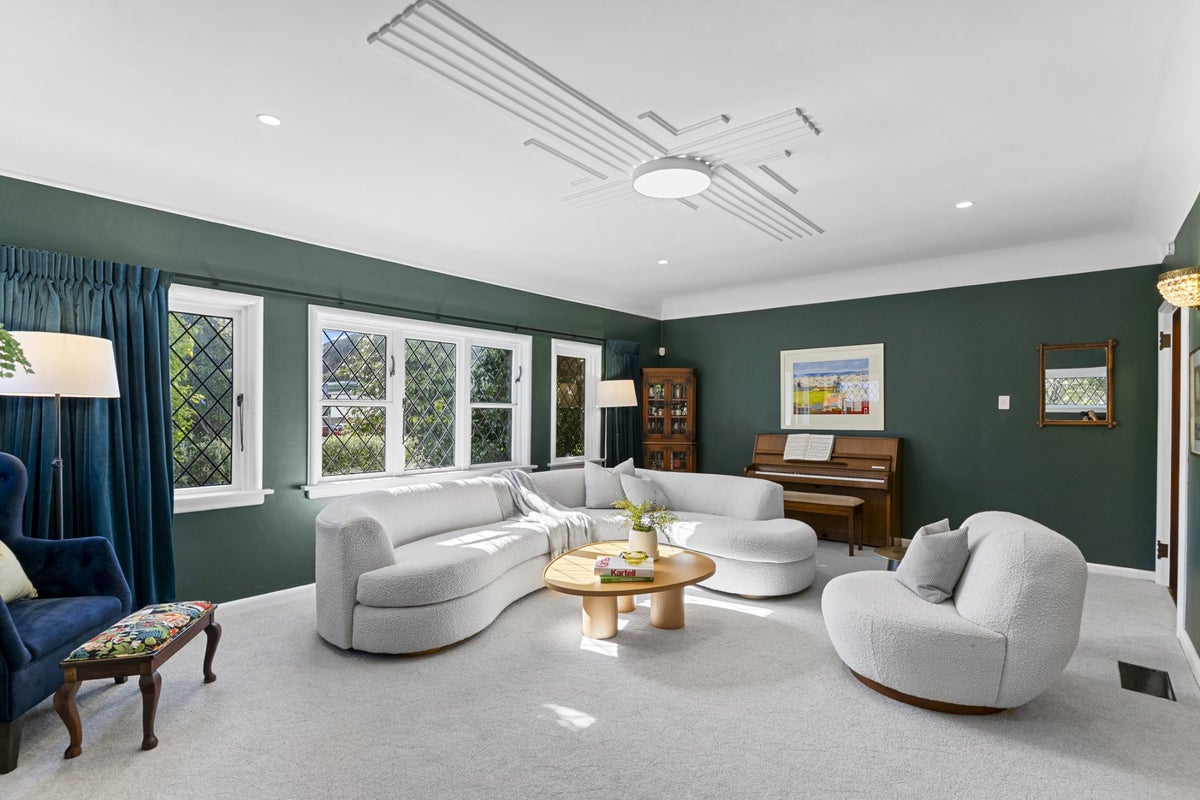 273 Karori Road, Karori, Wellington - Carousel 2