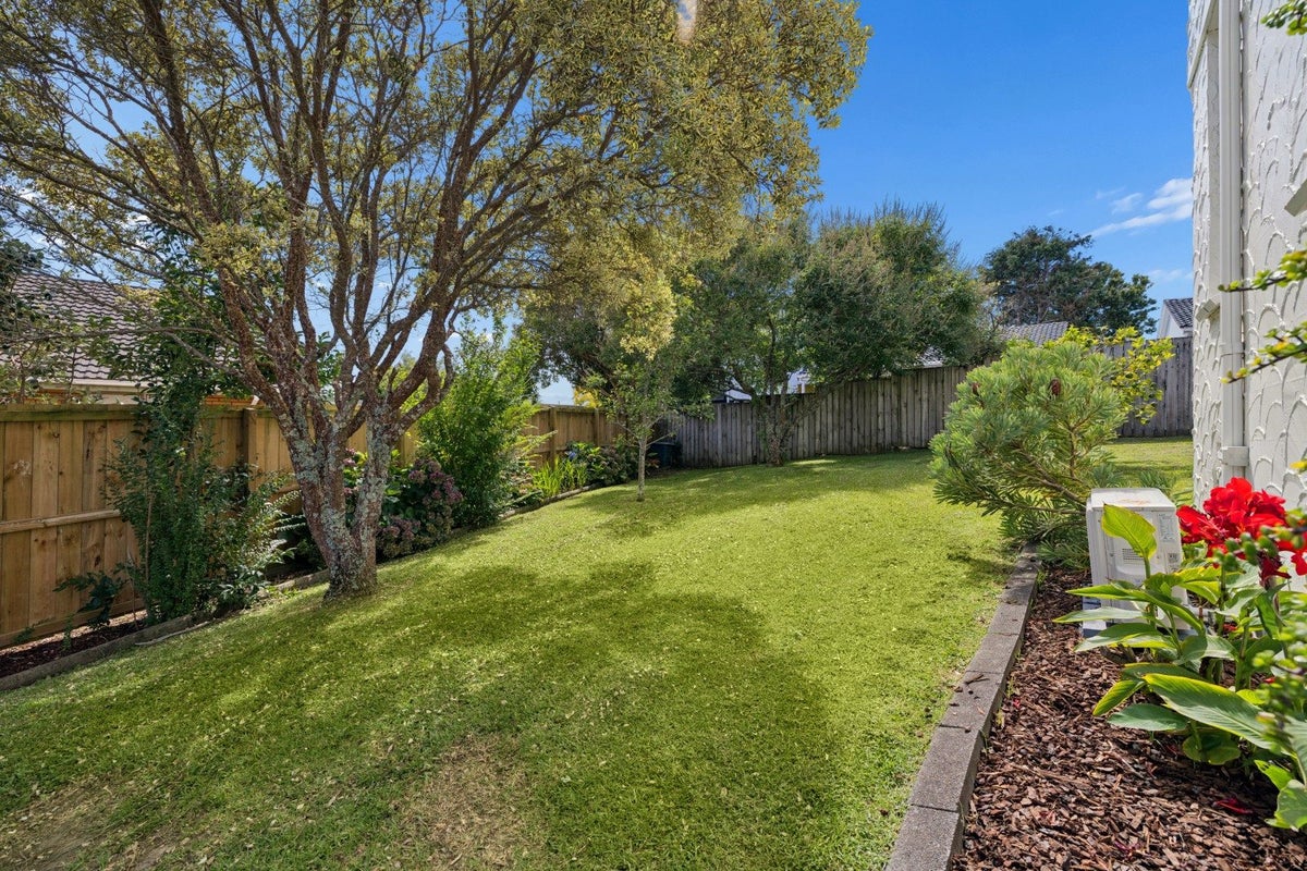 1/7 Tusac Place, Totara Vale, Auckland - Carousel 15