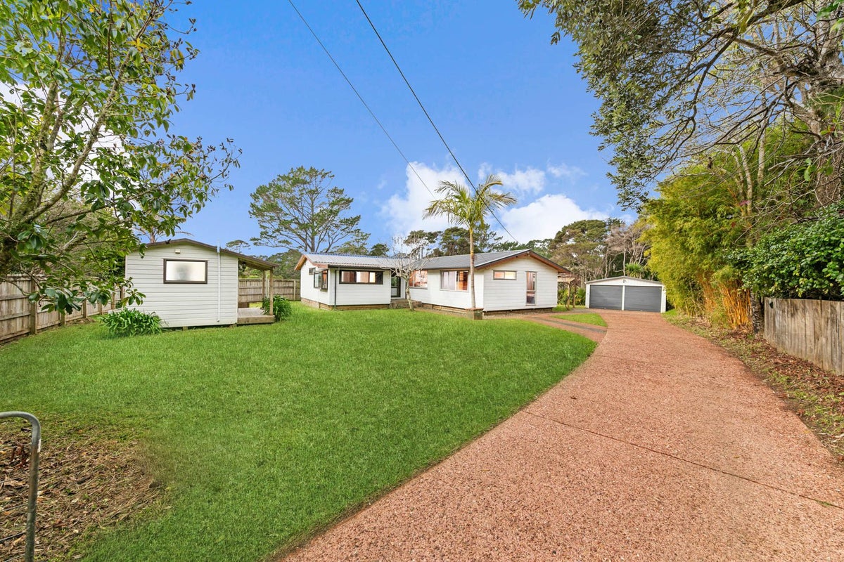 204 Shaw Road, Oratia, Auckland - Carousel 1